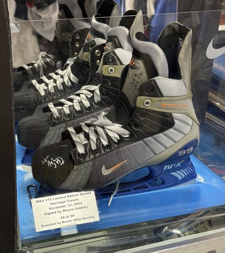 Wayne Gretzky SIGNED Nike Skates /99 IN Case Edmonton Oilers Heritage Auto WGA