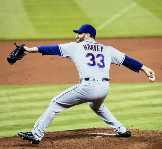 Matt Harvey #33 New York Mets Unsigned Horizontal 11x14 Pitching Photo