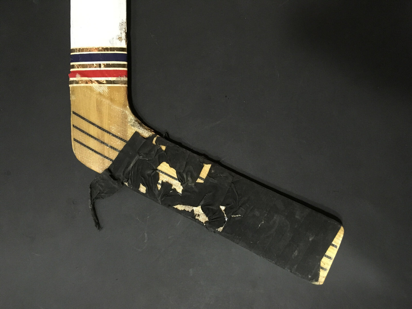 Kelly Hrudey Islanders Goalie game used Super Vic Curtis Curve hockey stick COA