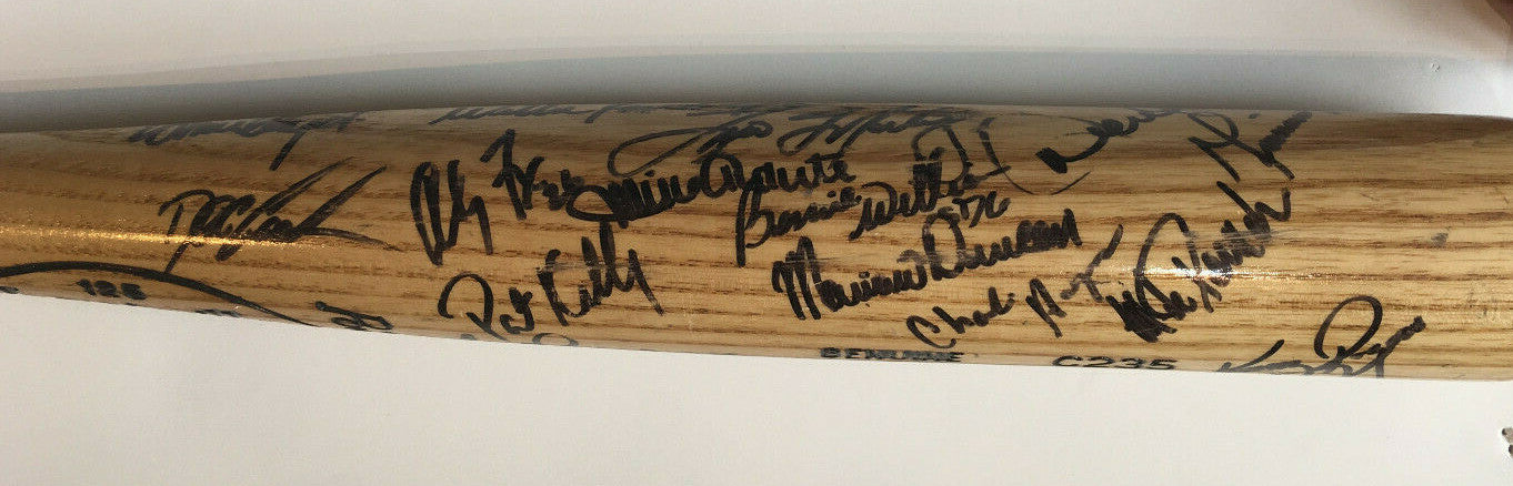 1996 Yankees Team Signed World Series Game bat Derek Jeter Rivera 25 + Auto PSA