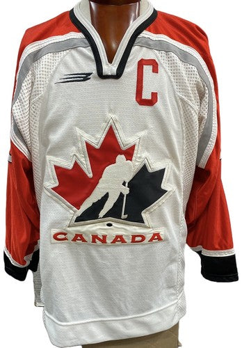 Eric Lindros Team Canada Authentic Vintage Bauer Jersey Fight Strap Sz 44 HOF