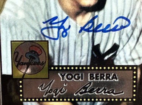 2002 TOPPS Chrome 1952 YOGI BERRA On Card Mint AUTO SGC 8 Mint + Rare Hof