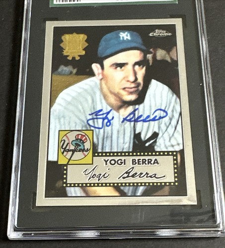 2002 TOPPS Chrome 1952 YOGI BERRA On Card Mint AUTO SGC 8 Mint + Rare Hof