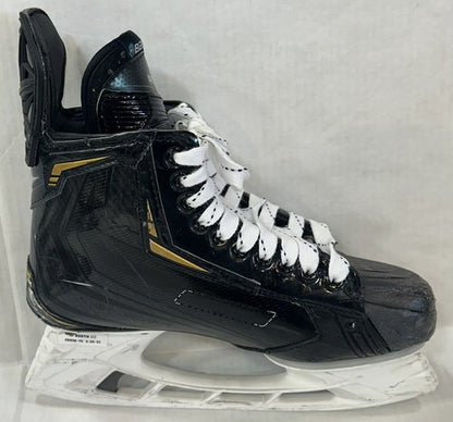Matt Martin Signed Islanders Bauer Skate Pair Game Used Autograph Steiner COA