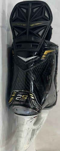 Matt Martin Signed Islanders Bauer Skate Pair Game Used Autograph Steiner COA