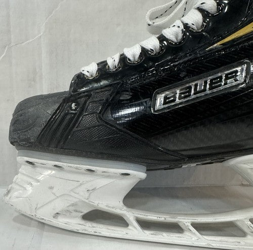 Matt Martin Signed Islanders Bauer Skate Pair Game Used Autograph Steiner COA