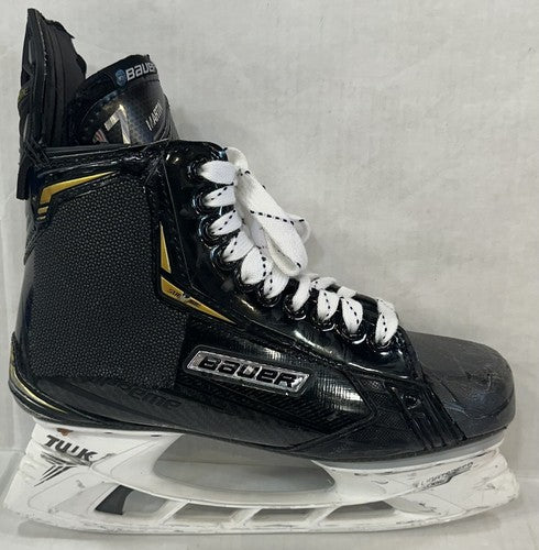 Matt Martin Signed Islanders Bauer Skate Pair Game Used Autograph Steiner COA