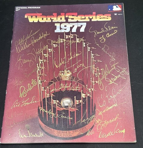 1977 Yankees WS Program Team Signed Reggie Jackson Catfish Hunter 21 Auto SGC