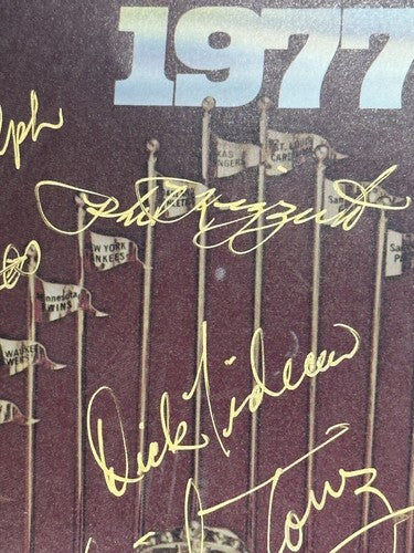 1977 Yankees WS Program Team Signed Reggie Jackson Catfish Hunter 21 Auto SGC