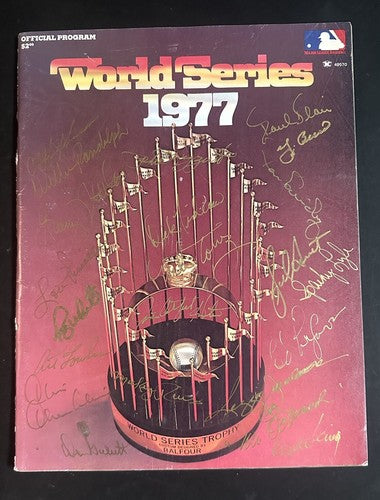 1977 Yankees WS Program Team Signed Reggie Jackson Catfish Hunter 21 Auto SGC