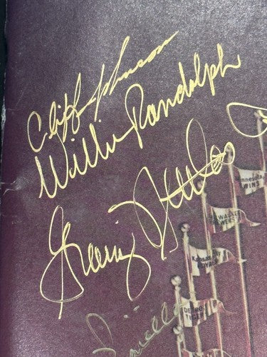 1977 Yankees WS Program Team Signed Reggie Jackson Catfish Hunter 21 Auto SGC