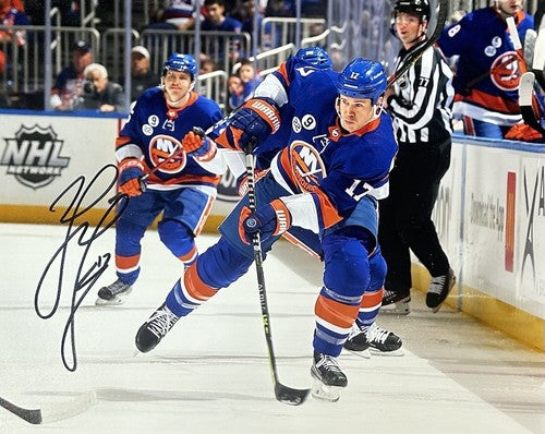 Matt Martin Signed 8x10 Framed Photo New York Islanders Bold Autograph CBM COA