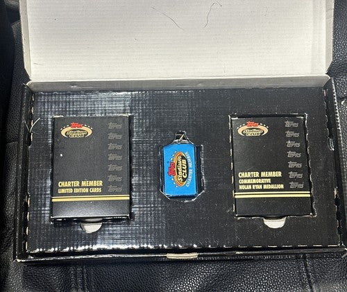 1991 Topps Stadium Club Charter Member Factory Set Nolan Ryan Medallion keychain