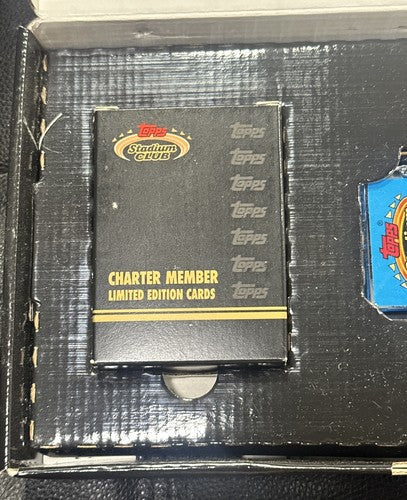 1991 Topps Stadium Club Charter Member Factory Set Nolan Ryan Medallion keychain