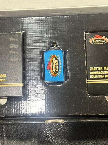 1991 Topps Stadium Club Charter Member Factory Set Nolan Ryan Medallion keychain