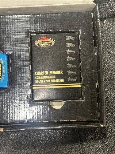 1991 Topps Stadium Club Charter Member Factory Set Nolan Ryan Medallion keychain