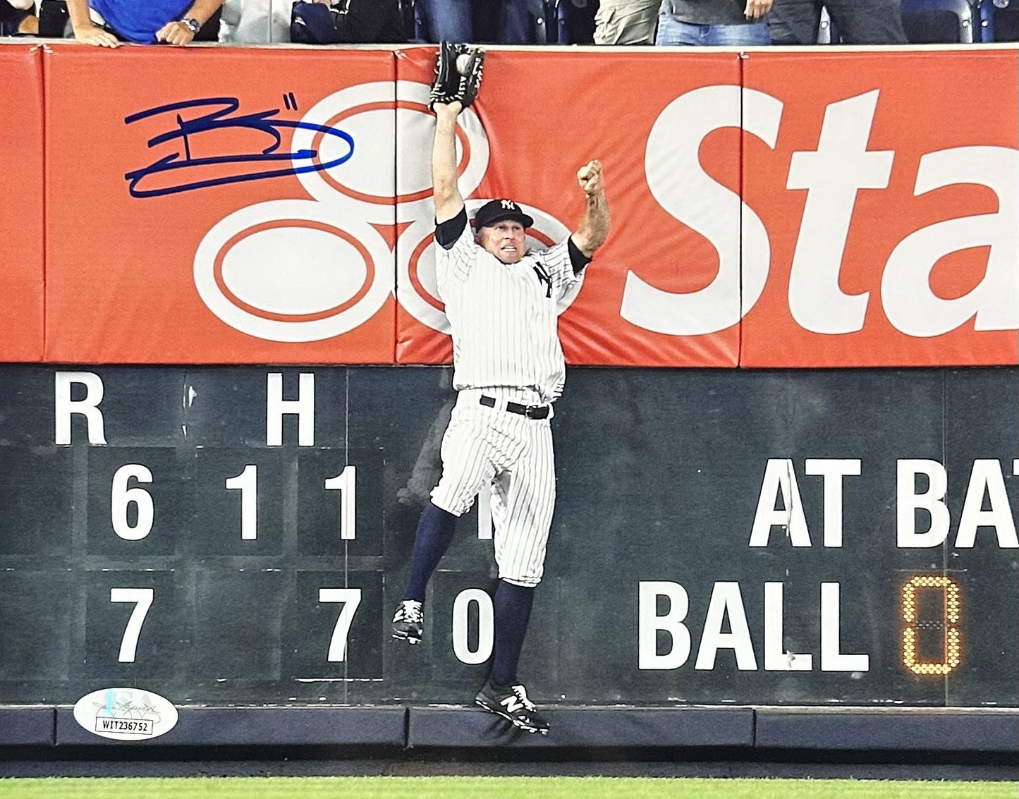 Brett Gardner Signed 8x10 Jumping Catch Photo Framed NY Yankees Autograph JSA