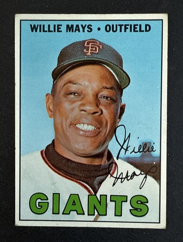 1967 Topps Willie Mays #200 Giants Great Color And Eye Appeal Dead Centered