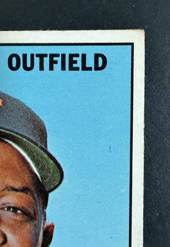1967 Topps Willie Mays #200 Giants Great Color And Eye Appeal Dead Centered