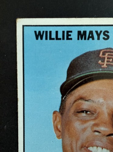 1967 Topps Willie Mays #200 Giants Great Color And Eye Appeal Dead Centered