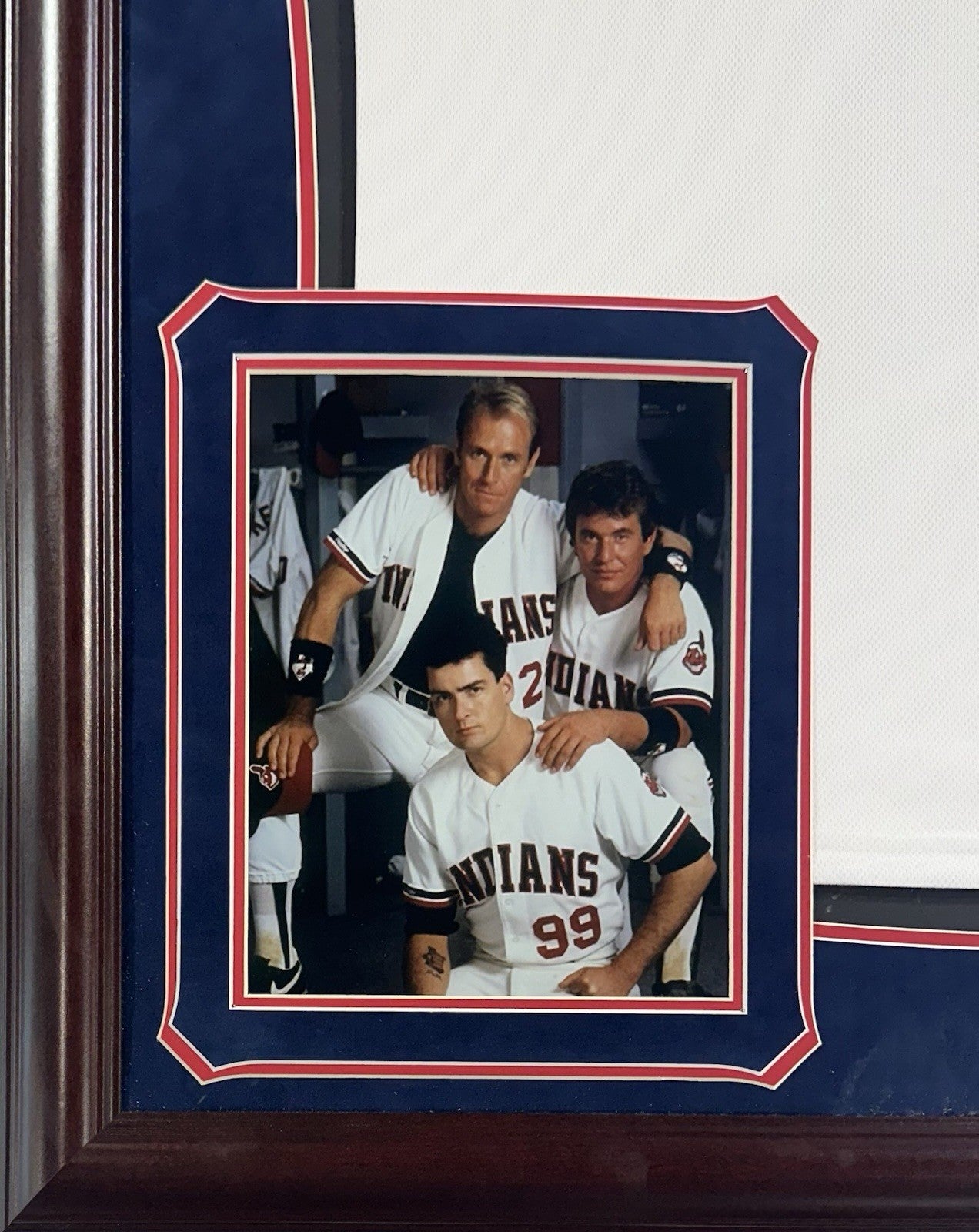 Charlie Sheen Rick Vaughn Signed Framed Indians Jersey Major League Auto Steiner