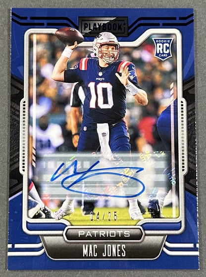 2021 Panini Playbook Football Mac Jones Rookie Auto /25 Platinum RC #109 49ers