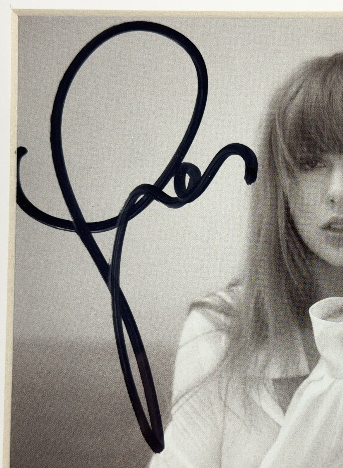 Taylor Swift Signed Framed 16x20 CD Photo Album The Manuscript Auto JSA COA