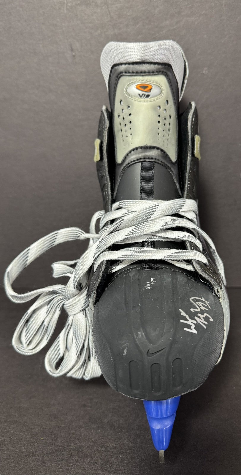 Wayne Gretzky SIGNED Nike Skates /99 IN Case Edmonton Oilers Heritage Auto WGA
