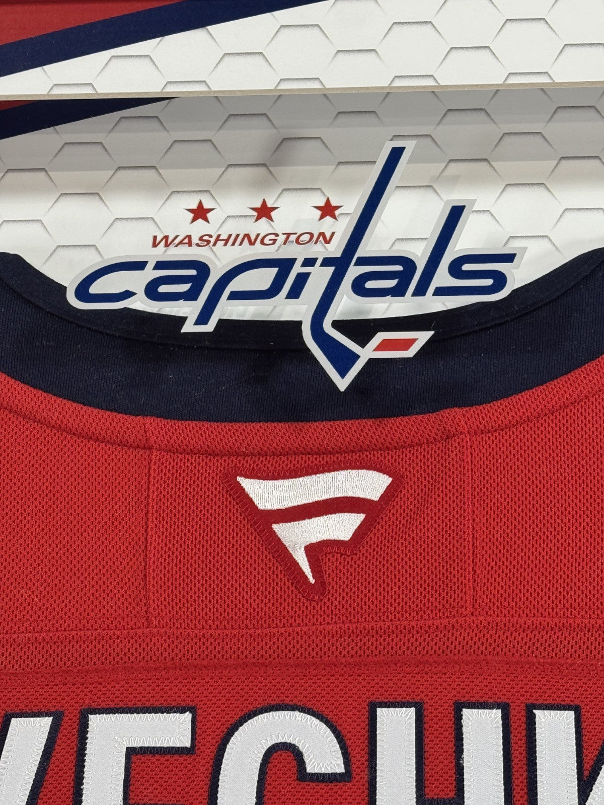 Alex Ovechkin Signed Capitals Jersey 895G ins Framed LED Shadowbox Auto Fanatics