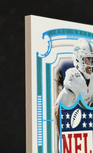 2025 National Treasures Platinum NFL SHIELD Patch 1/1 De’von Achane Dolphins MT