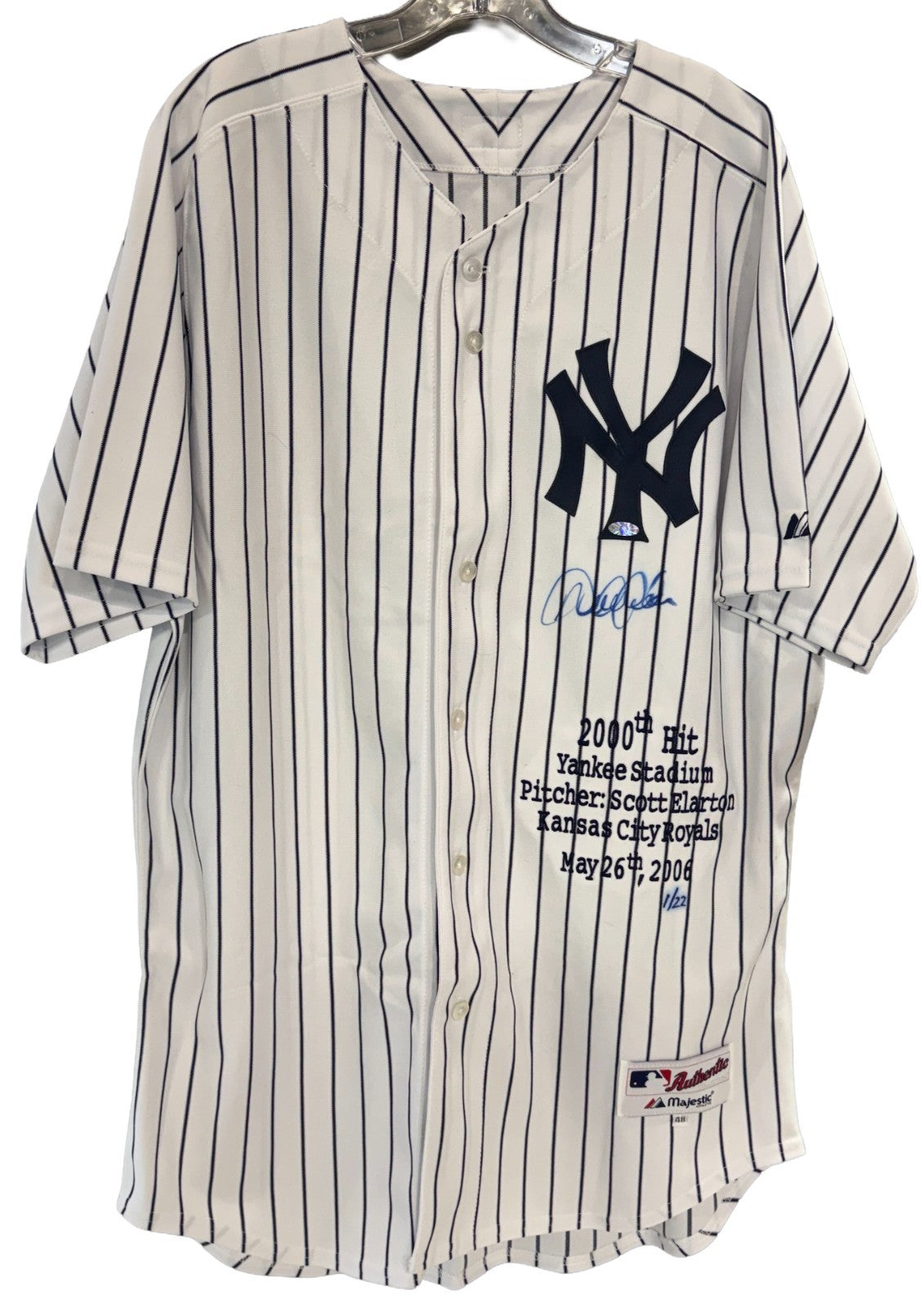 Derek Jeter Signed Majestic 2000 Hit Jersey LE 01/22 Auto AAC COA NY Yankees HOF