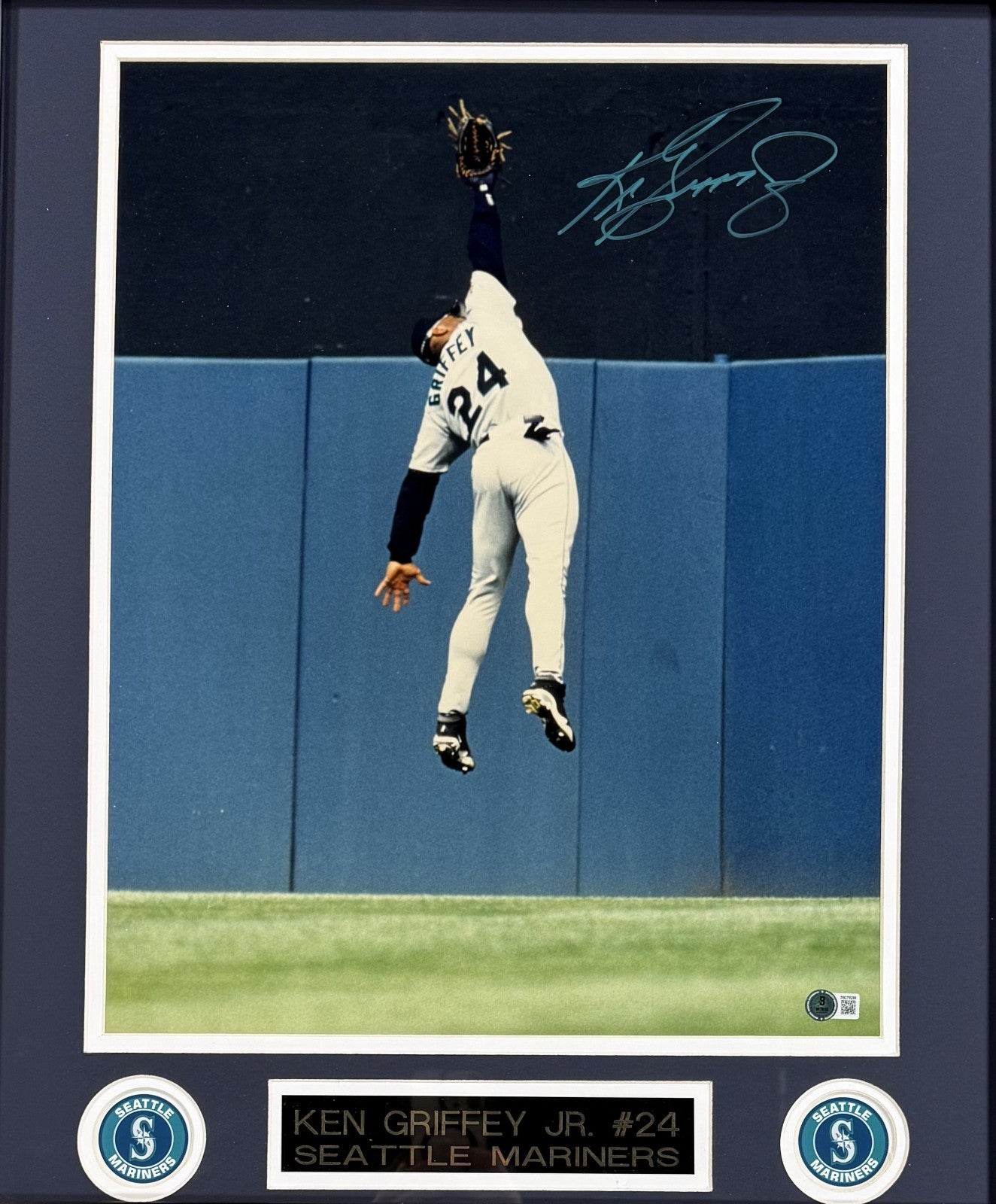 Ken Griffey Signed 16x20 Leaping Catch Photo Framed HOF  Auto Mariners BAS COA