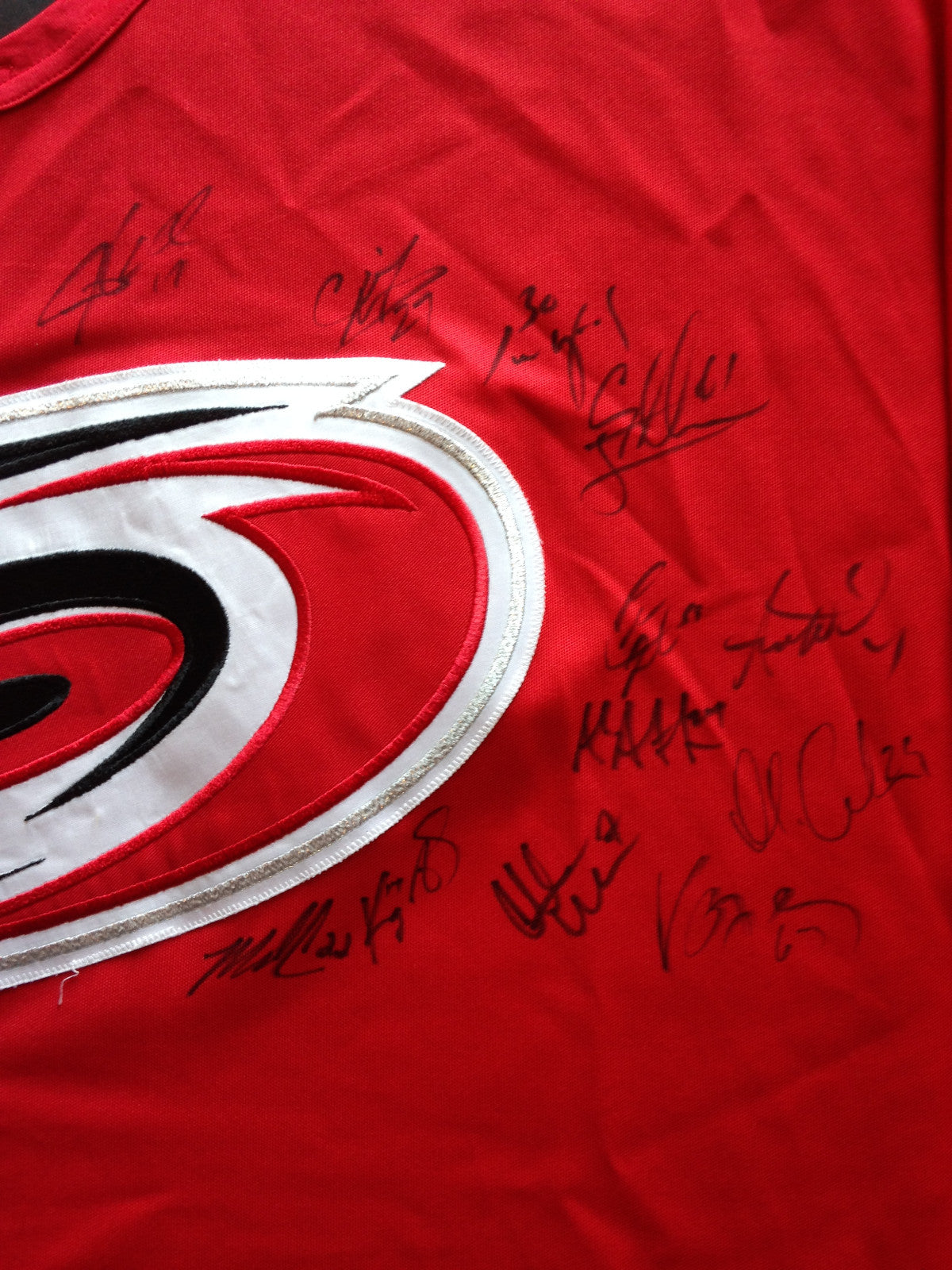 2005-06 Carolina Hurricanes Stanley Cup team signed game used jersey 24 auto COA
