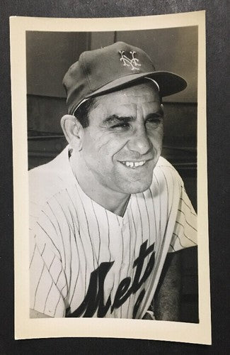 Yogi Berra NEW YORK METS 3x5 ORIGINAL B&W Team Issued Photo Postcard Nm