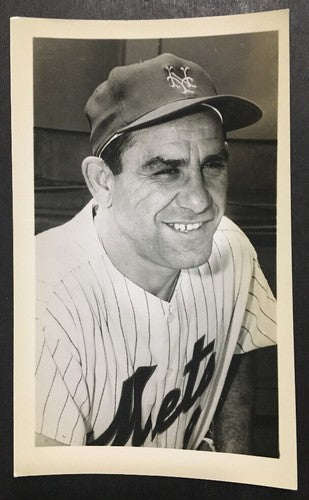 Yogi Berra NEW YORK METS 3x5 ORIGINAL B&W Team Issued Photo Postcard Nm