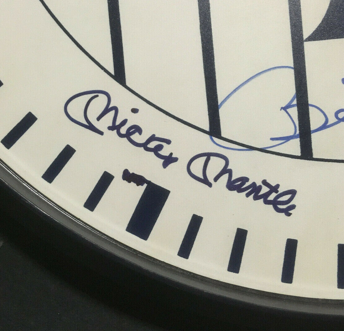 NY Yankees signed clock Mickey Mantle #7 Joe DiMaggio #5 Berra 13 Hof auto PSA