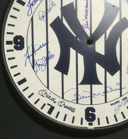 NY Yankees signed clock Mickey Mantle #7 Joe DiMaggio #5 Berra 13 Hof auto PSA