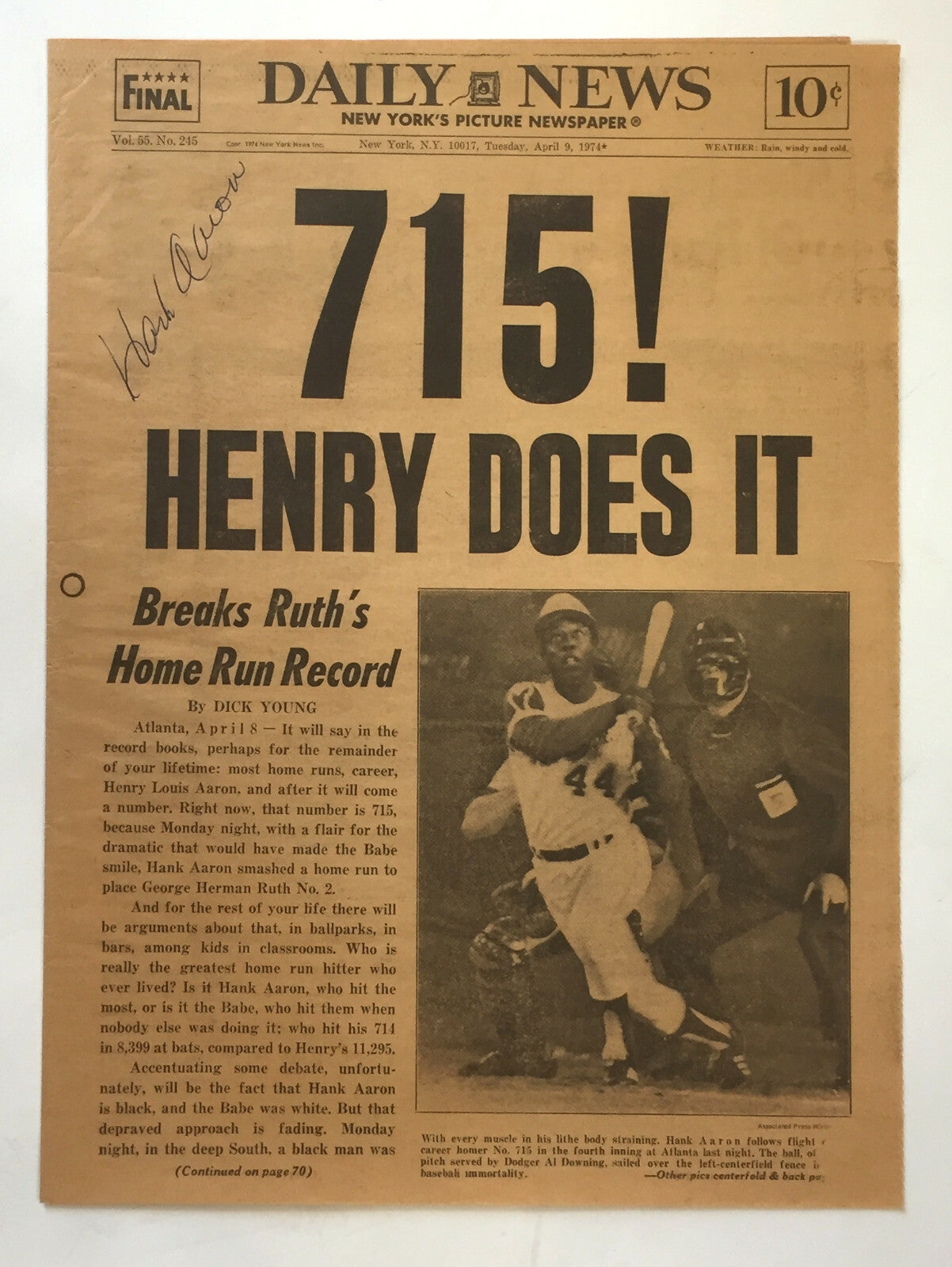 Hank Aaron Signed April 9 1974 Daily News 715 HR Newspaper Mint Autograph PSA