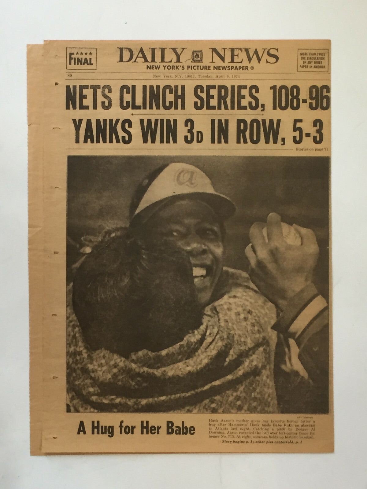 Hank Aaron Signed April 9 1974 Daily News 715 HR Newspaper Mint Autograph PSA