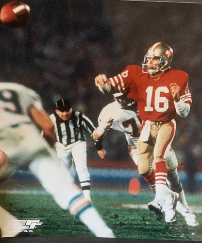Joe Montana 49er’s On The Run 8x10 Photo File Licensed NFL Hologram Mint Photo