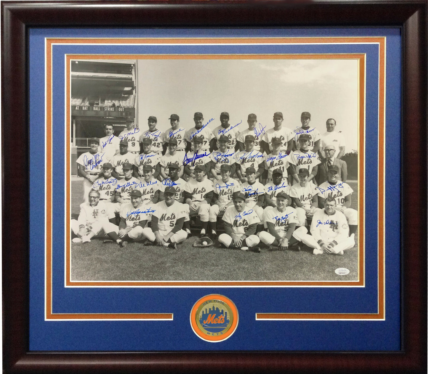 1969 Mets Team Signed 16x20 Photo Framed 27 Auto Tom Seaver Nolan Ryan Berra JSA