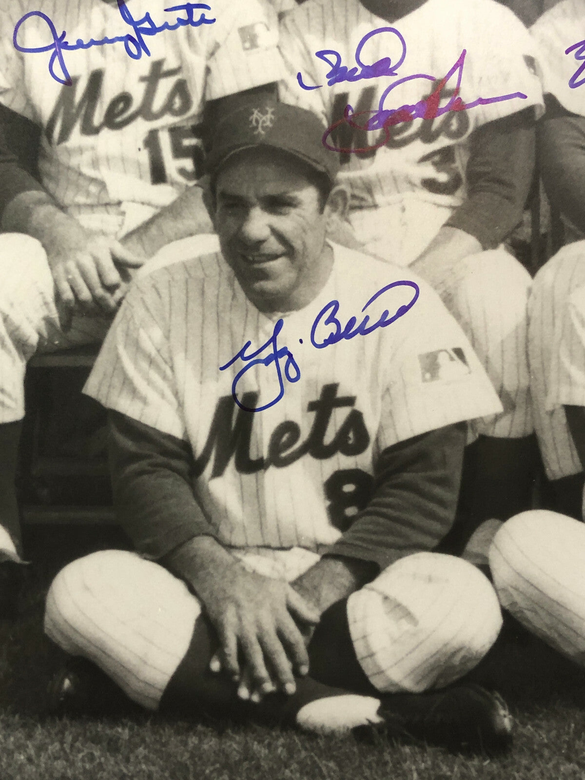 1969 Mets Team Signed 16x20 Photo Framed 27 Auto Tom Seaver Nolan Ryan Berra JSA