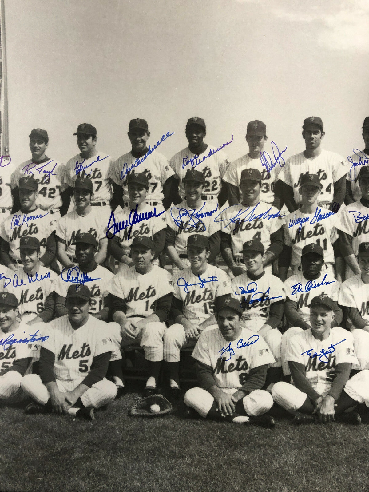 1969 Mets Team Signed 16x20 Photo Framed 27 Auto Tom Seaver Nolan Ryan Berra JSA