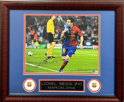 Lionel Messi FC Barcelona Signed 11x14 Photo Framed Autograph Beckett Bas LOA