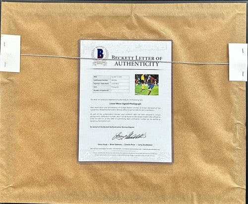 Lionel Messi FC Barcelona Signed 11x14 Photo Framed Autograph Beckett Bas LOA