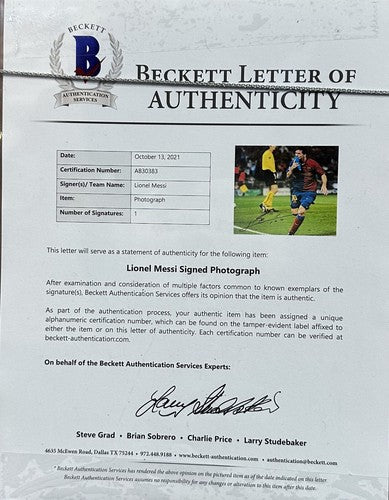 Lionel Messi FC Barcelona Signed 11x14 Photo Framed Autograph Beckett Bas LOA