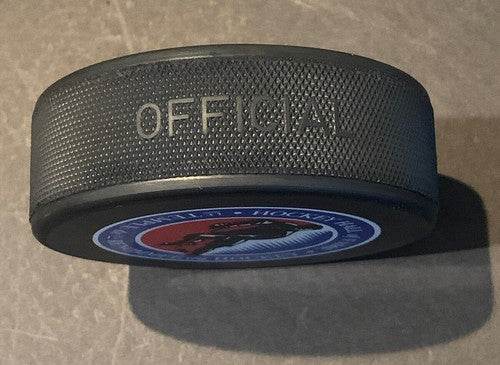 Wayne Gretzky 1999 Hall of Fame Induction Official Hof Hockey Puck Rare Mint