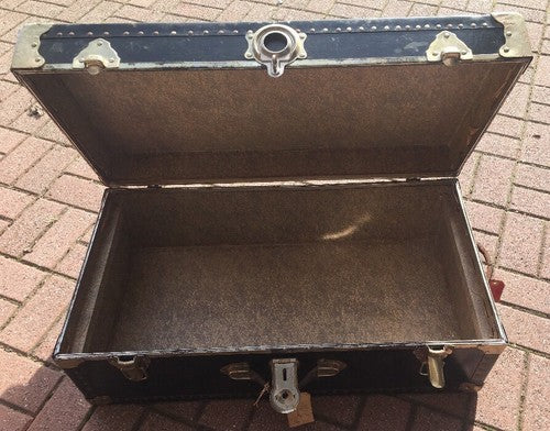 US ARMY FOOTLOCKER shipping trunk coffee table Ft Schafter Oahu Hawaii Original