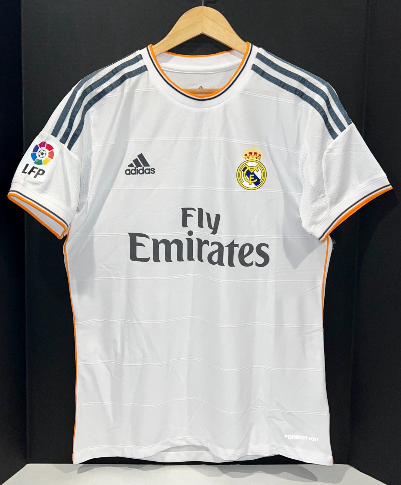 Karim Benzema Real Madrid Signed 2013-2014 Home Jersey Size L Auto Beckett COA