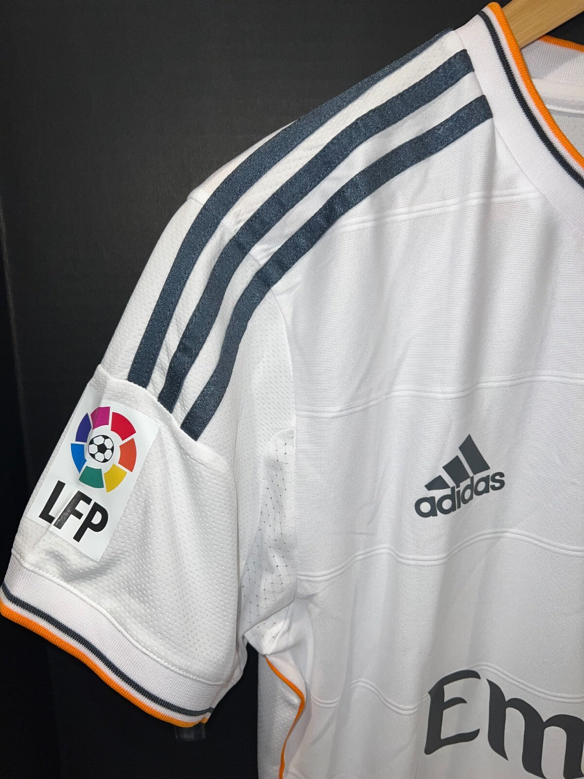 Karim Benzema Real Madrid Signed 2013-2014 Home Jersey Size L Auto Beckett COA